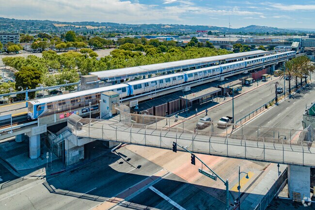 In Highland, Oakland, California, the Bart is easily accessible and can take you to San Jose.