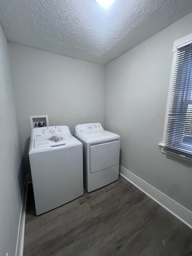 2018 Corning Ave unit 2 Upper, Cleveland, OH 44109 - photo 6
