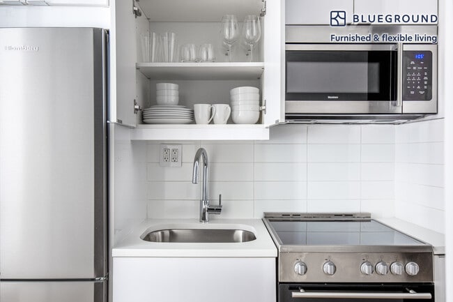 137 Thompson St unit FL2-ID548, New York, NY 10012 - photo 5