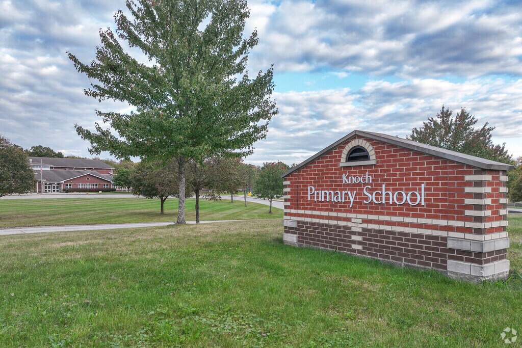 Knoch Primary School has 523 students in grades K-3.