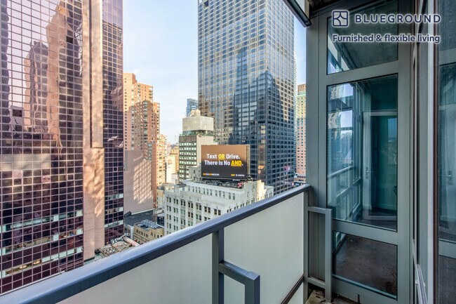 1600 Broadway on the Square Condominium unit FL19-ID1333, New York, NY 10019 - photo 5