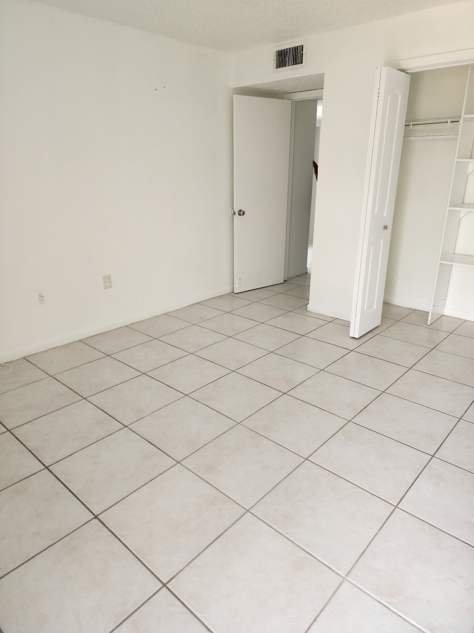 650 NE 149th St unit 408A, Miami, FL 33161 - photo 1
