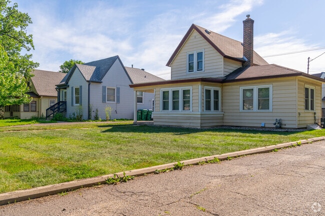 A row of early 20th century styled houses in the Triangle neighborhood.
