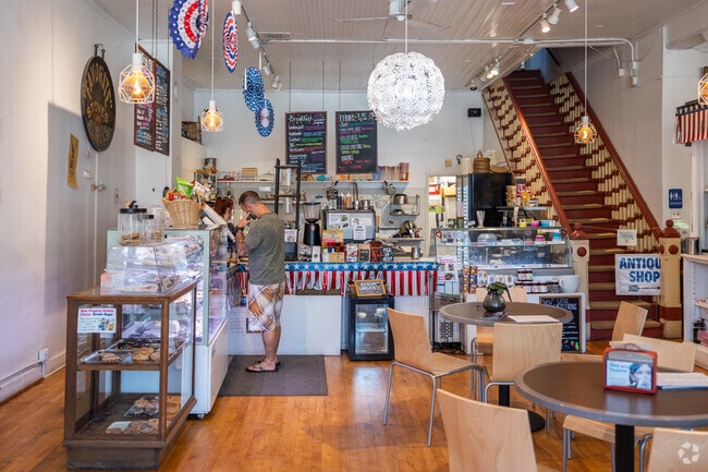 Cool Beanz Coffee in Dundee is the perfect spot to grab a specialty espresso drink with friends.