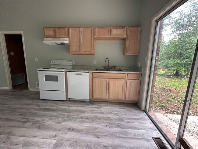 1934 Dirk Dr, Macon, GA 31217 - photo 2