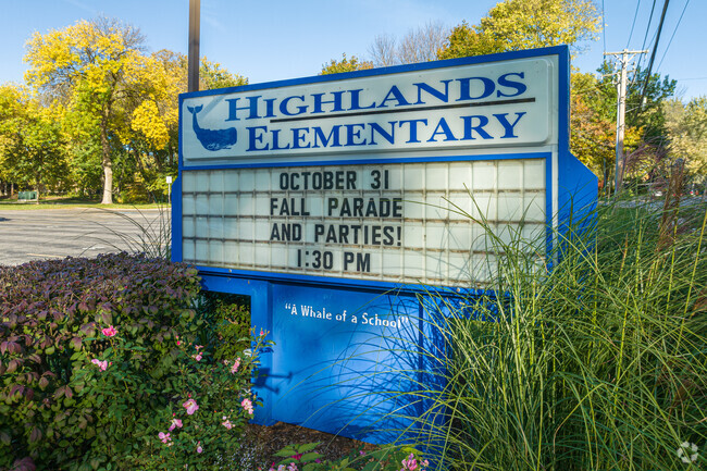 Highlands Elementary School is a top rated, public school located in NAPERVILLE, IL.