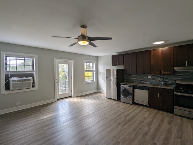 730 Judson Ave unit 4, Highland Park, IL 60035 - photo 3