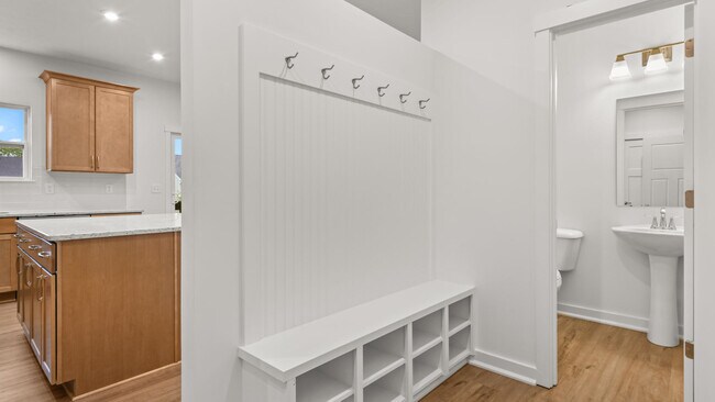 135 Magnolia Ln, Springboro, OH 45066 - photo 4