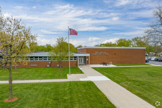 Entrance Paul Saylor Elementary School
Public Elementary School
South Haven, Valparaiso IN