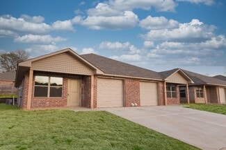 60 Clark St, Nash, TX 75569