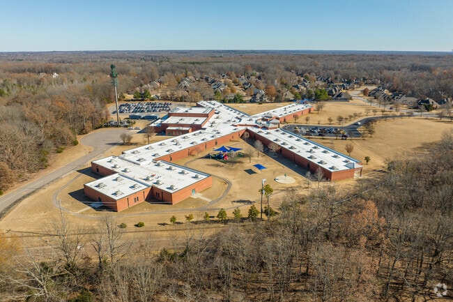 Lakeland Elementary boasts a 74% math proficiency.