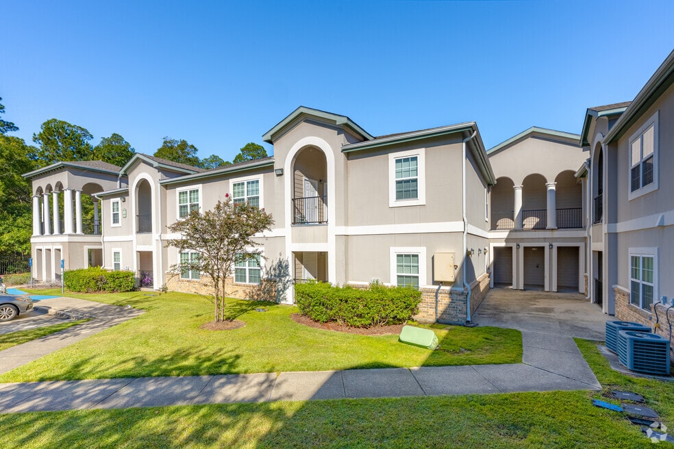 Pine Crest Apartments, Covington, LA 70433 - photo 1