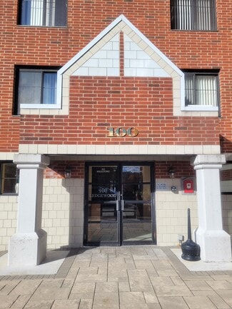 100 Ledgewood Dr Unit 216, Stoneham, MA 02180