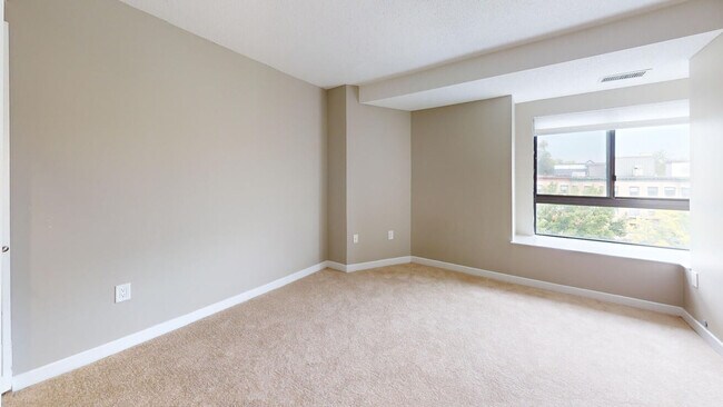 1067 Beacon St unit L04, Brookline, MA 02446 - photo 4