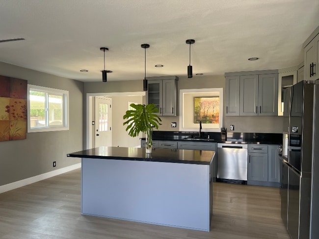 6382 Yale Cir, Huntington Beach, CA 92647 - photo 4