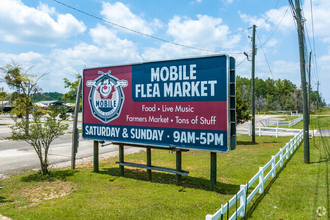 The Mobile Flea Market is also a fun shopping stop on the weekends for Beau Terra residents.