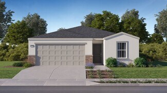 1560 Weaver Ln, Hanford, CA 93230