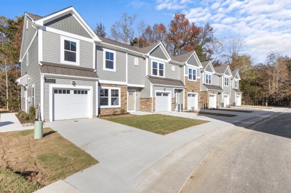 4307 Abercorn Dr unit 38830369, Suffolk, VA 23435 - photo 2