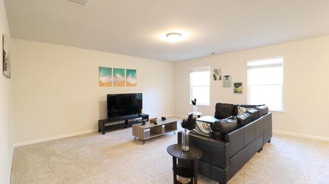 13416 Alpine Dr unit Bedroom 3, Charlotte, NC 28262 - photo 7