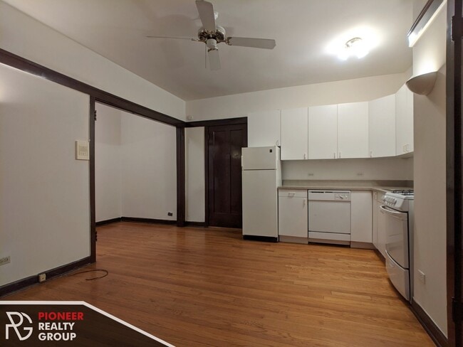 822 W Waveland Ave unit 816-13, Chicago, IL 60613 - photo 3