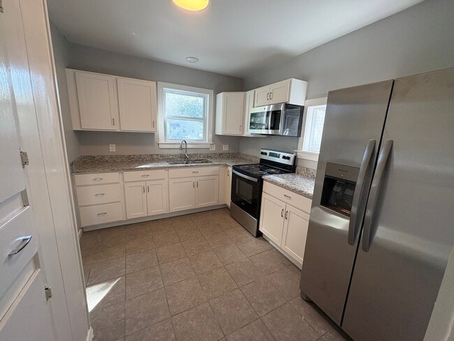 38 Lisbon St, Rochester, NY 14606 - photo 2