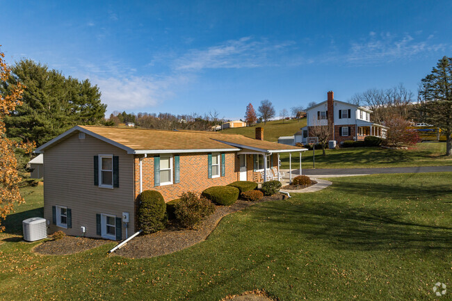 Spacious ranchers make up most of the market in Mount Aetna.