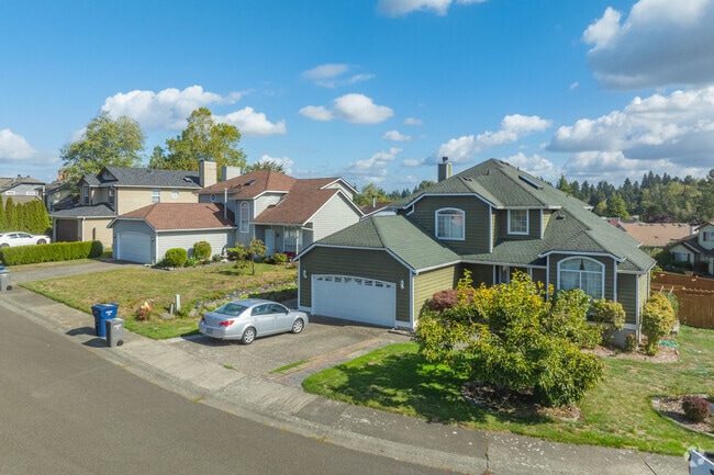 Alderbrook architecture is most known for it's large number of new traditional homes.
