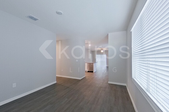 32013 Katelin Cir, Leesburg, FL 34748 - photo 2