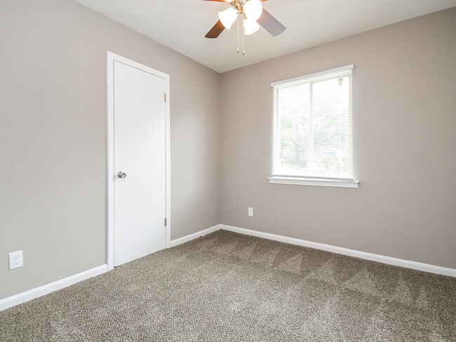 1344 4th Way NW, Center Point, AL 35215 - photo 5