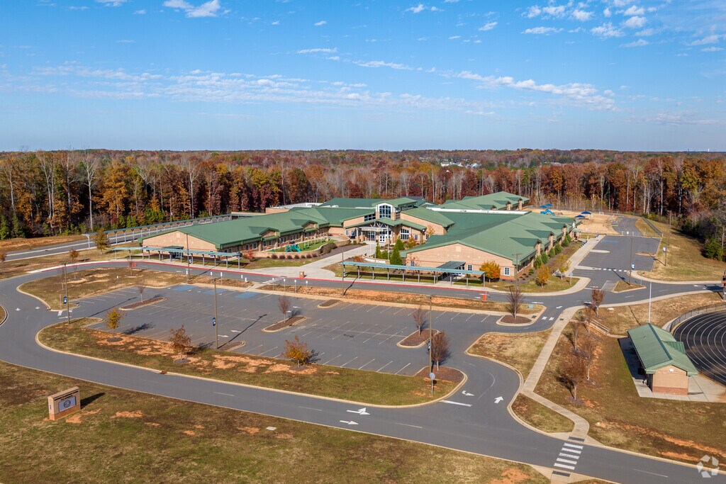 The Oakridge Elementary School campus in Clover, SC