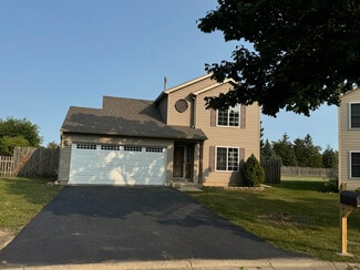 6 Lansbury Ct, Lake in the Hills, IL 60156