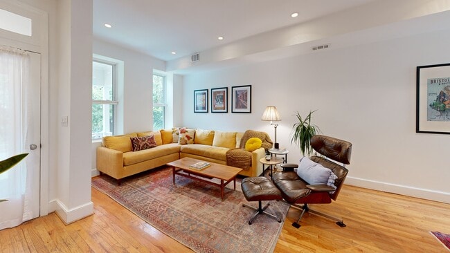 1523 D St SE, Washington, DC 20003 - photo 2