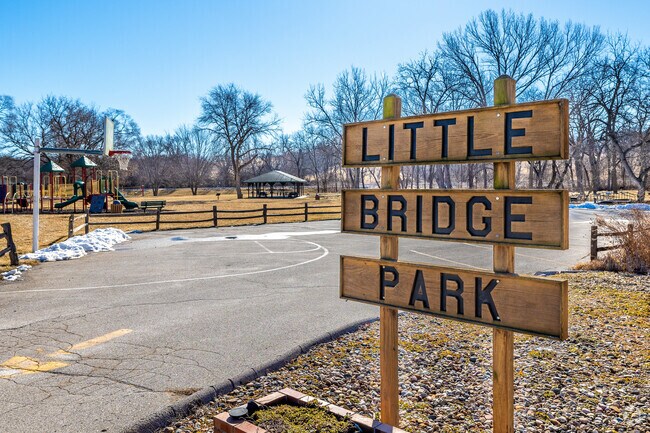 A favorite in De Soto, Little Bridge Park is perfect for picnics, play, and community gatherings.