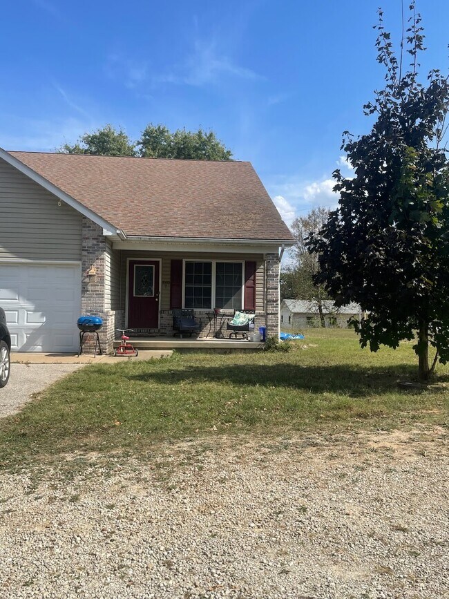 1010 Orchard Dr, Saint Clair, MO 63077