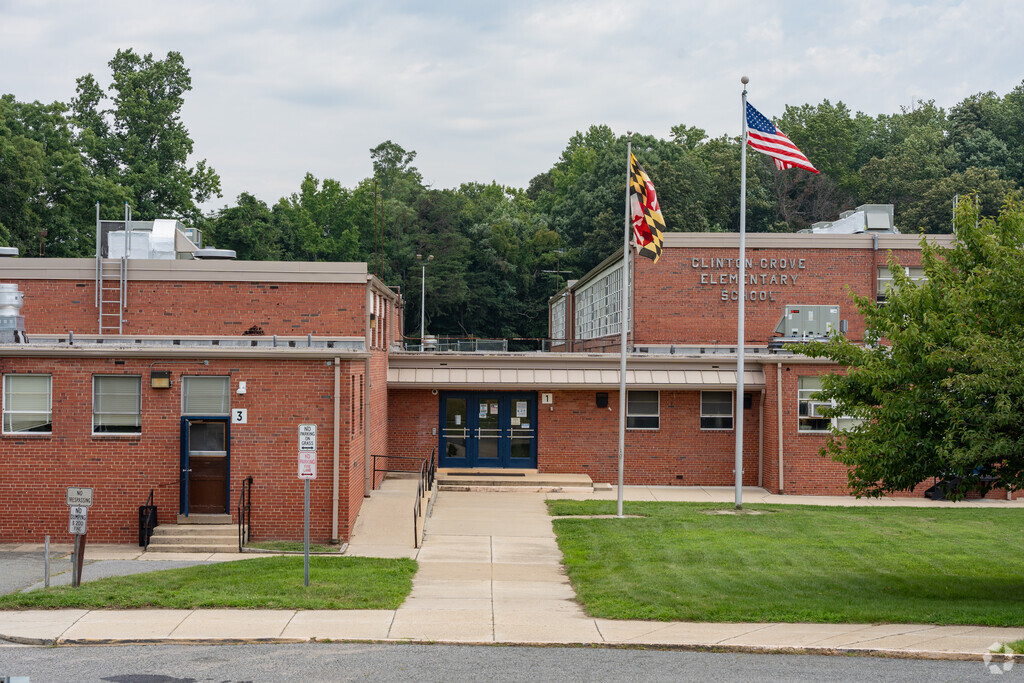 Clinton Grove Elementary School front entrance in Clinton.