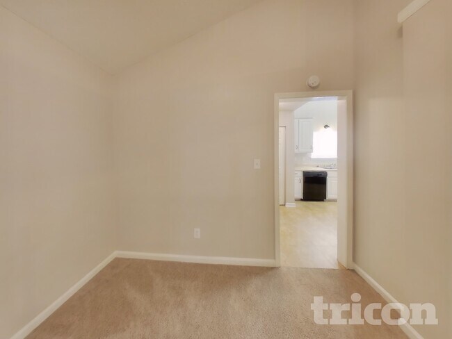 4711 Jackam Ridge Ct, Lithonia, GA 30038 - photo 4