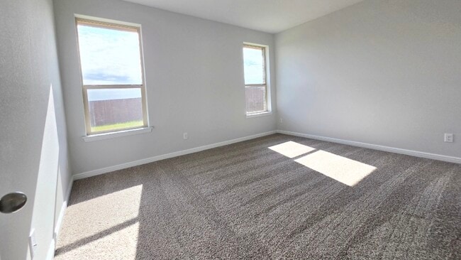 649 Harvey St, Grandview, TX 76050 - photo 6