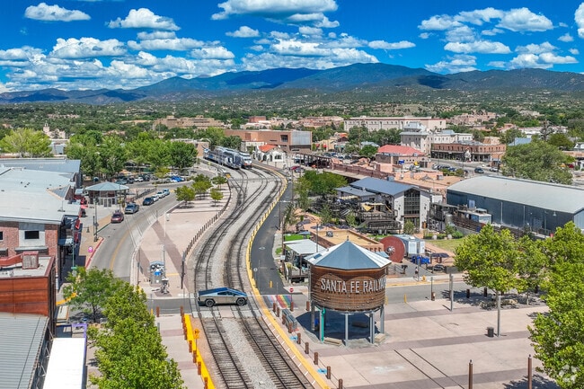 Santa Fe is the nation’s oldest capital and one of its premier art and dining destinations.