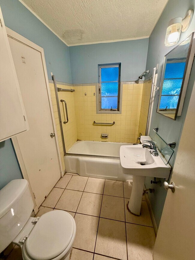 1101 N Federal Hwy unit 1, Lake Worth, FL 33460 - photo 5