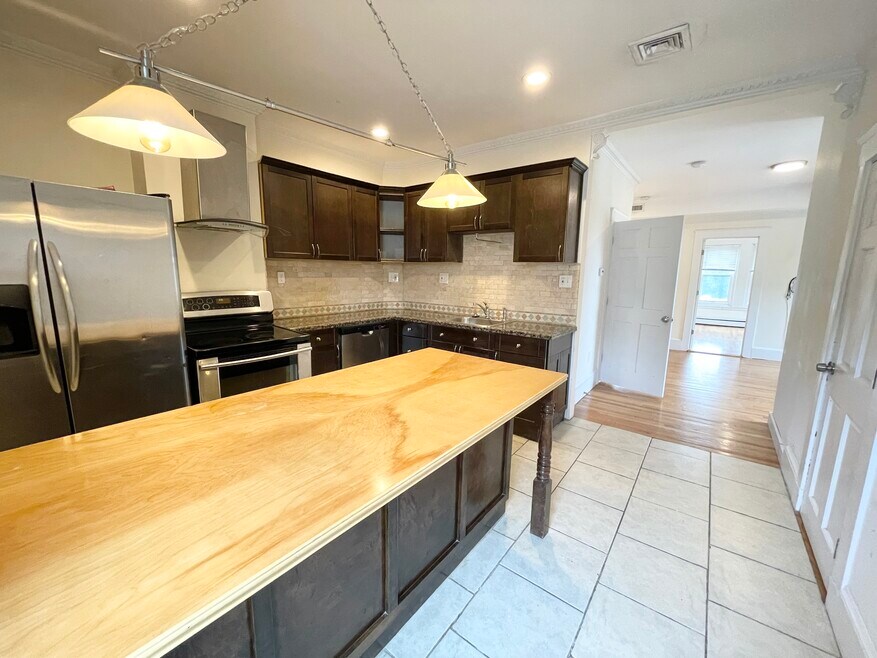 92 L St unit 3, Boston, MA 02127 - photo 1