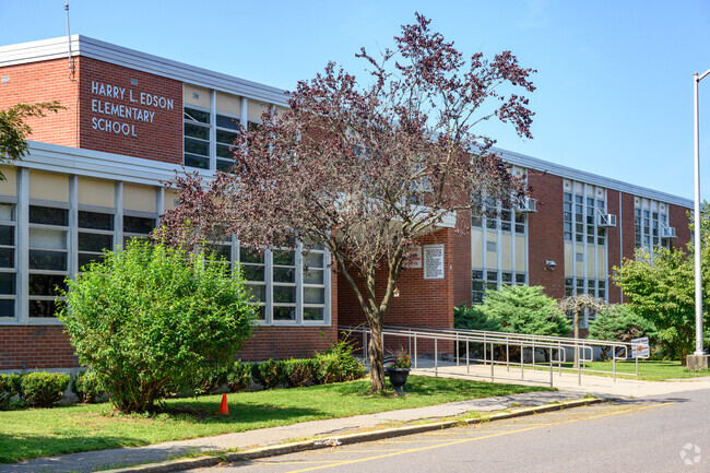 Harry L Edson Elementary serves grades K-4 in Kingston, NY.