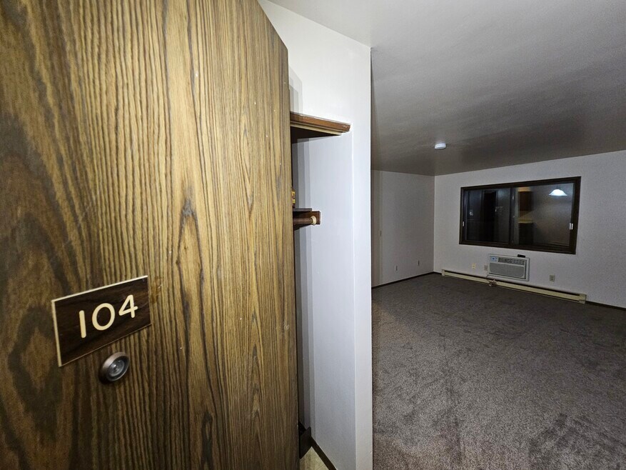 401 N East St unit 104, Weyauwega, WI 54983 - photo 1