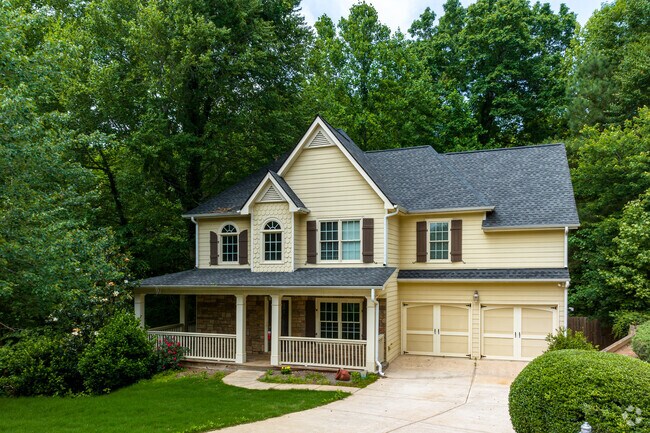Farmhouse styled homes are common in Canton, and can vary in size and color.