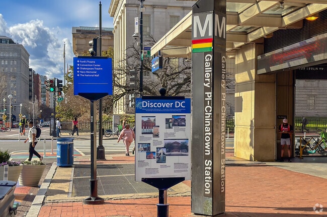 Gallery Pl- Chinatown Metro Station