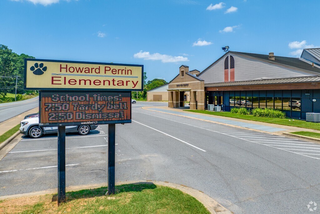 Howard Perrin Elementary serves children living in the Little Rock, AR suburb of Benton.