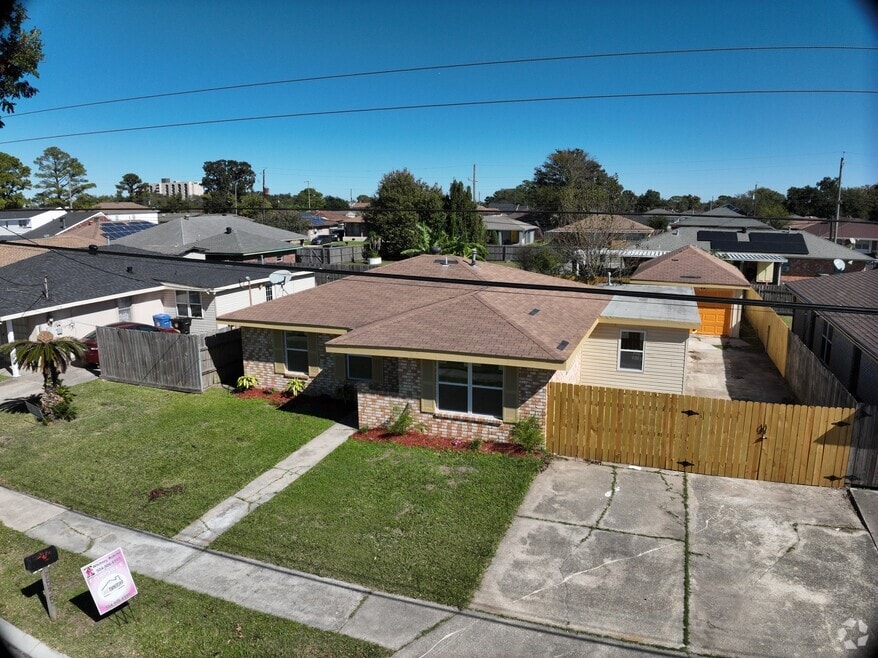 7535 Vanderkloot Ave, New Orleans, LA 70127 - photo 2