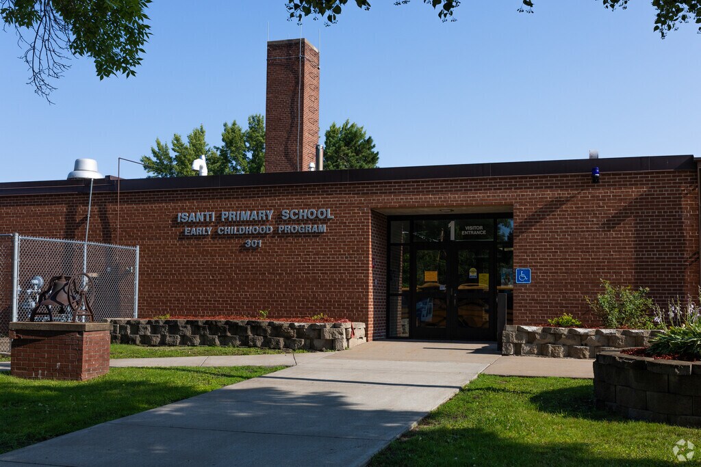 Main entrance to Isanti Primary School in Isanti Northern Suburbs, Isanti MN