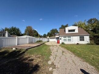 19071 Toepfer Dr, Eastpointe, MI 48021