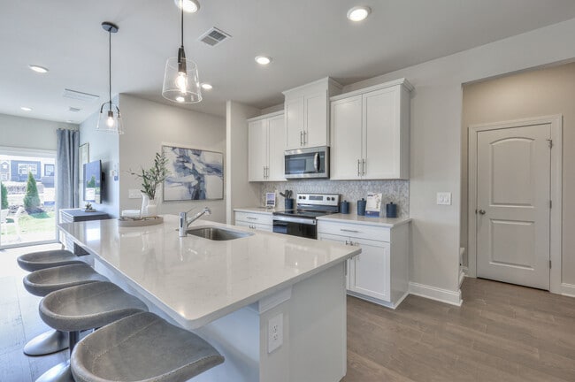 2751 Hawthorne Way unit 37076972, College Park, GA 30337 - photo 5