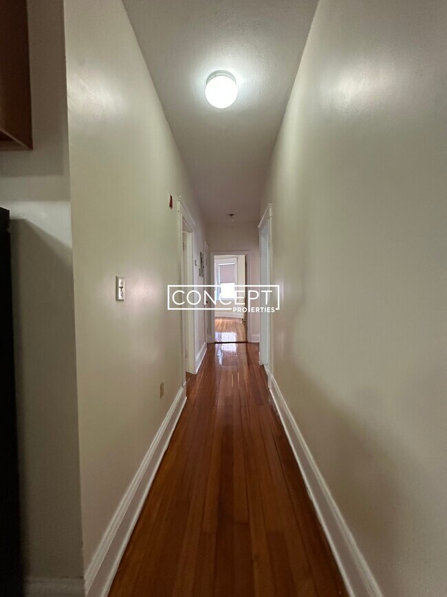 1788 Beacon St unit 2, Brookline, MA 02445 - photo 4